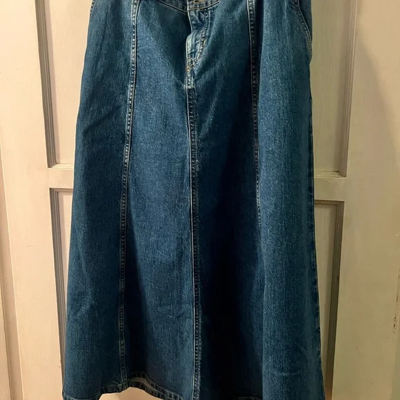 Banana Republic Blue Denim Skirt - Picture 4 of 6